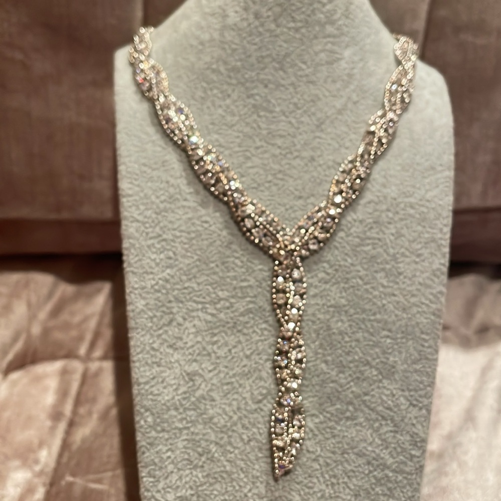 V Style Rhinestone Necklace - Picture 8 of 8